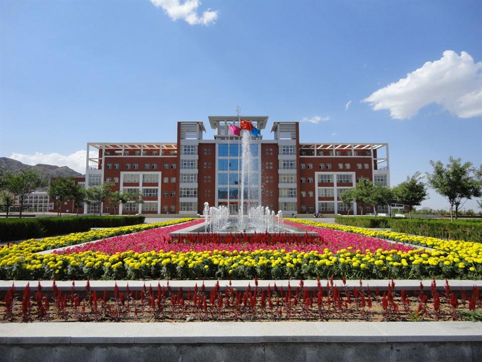 阿拉善經(jīng)濟(jì)開發(fā)區(qū)全力推動千億元園區(qū)建設(shè)