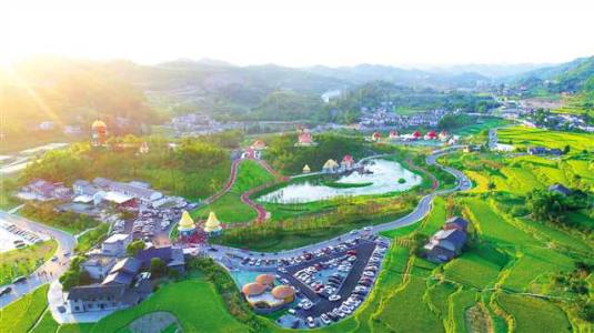 萬(wàn)盛經(jīng)開(kāi)區(qū)：改造升級(jí) 黑山鎮(zhèn)打造國(guó)家特色景觀旅游名鎮(zhèn)