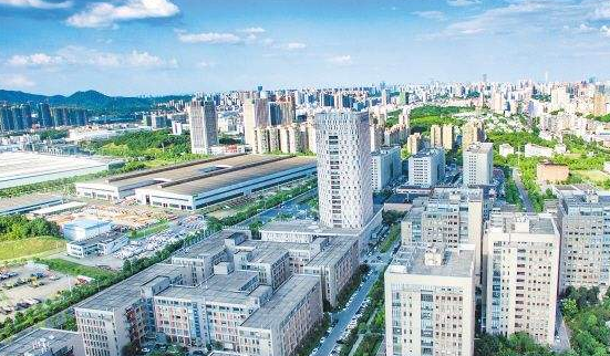 強(qiáng)產(chǎn)業(yè)優(yōu)服務(wù)，跑出發(fā)展加速度——雨花經(jīng)開(kāi)區(qū)加快轉(zhuǎn)型升級(jí)